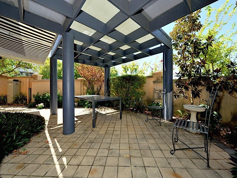 2/17 Tweeddale, Applecross WA 6153