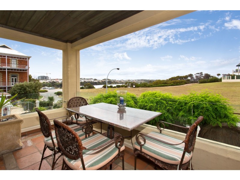 2/45 Rule Street, North Fremantle WA 6159