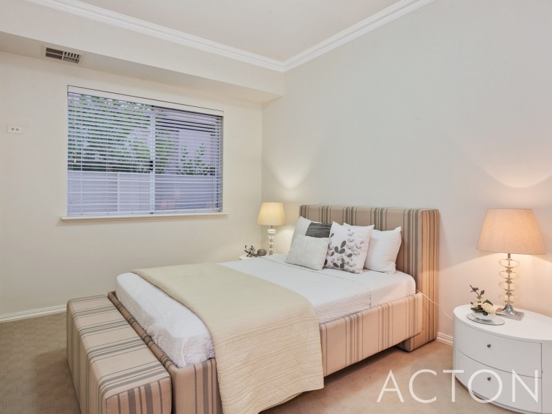 8 Faulkner Circle, Mosman Park WA 6012
