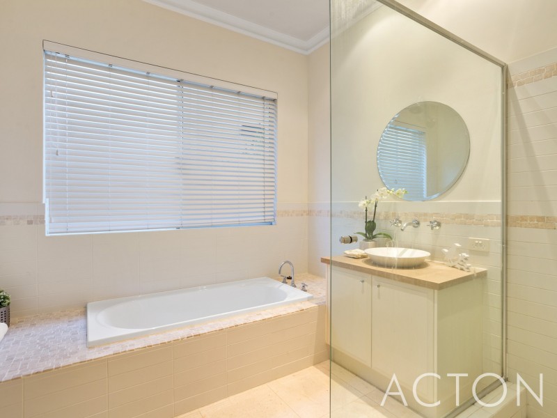 8 Faulkner Circle, Mosman Park WA 6012
