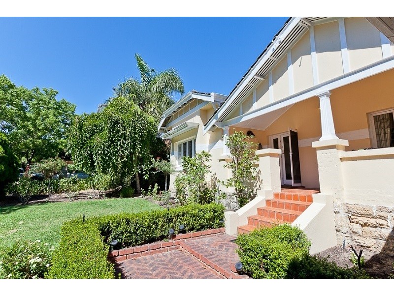 31 Waroonga Road, Nedlands WA 6009