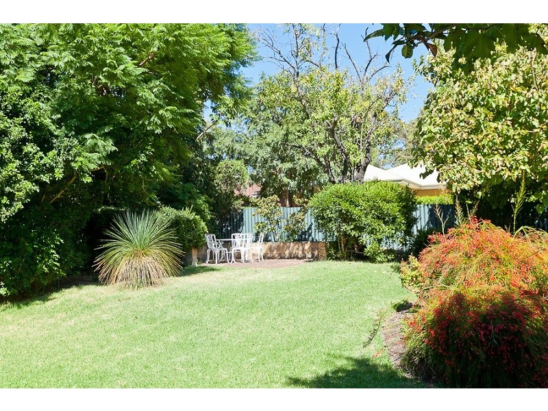 31 Waroonga Road, Nedlands WA 6009