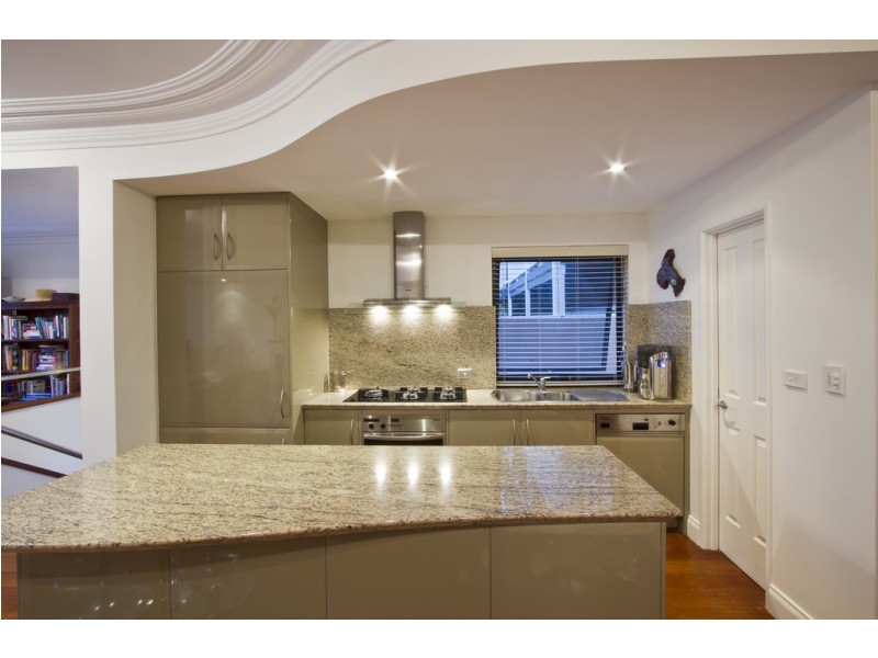 11 Warnham Road, Cottesloe WA 6011