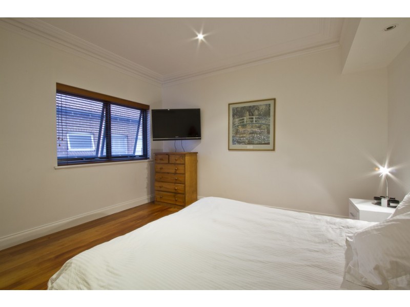 11 Warnham Road, Cottesloe WA 6011