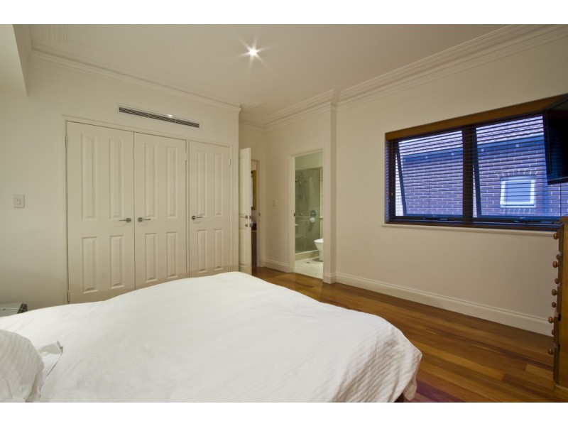 11 Warnham Road, Cottesloe WA 6011