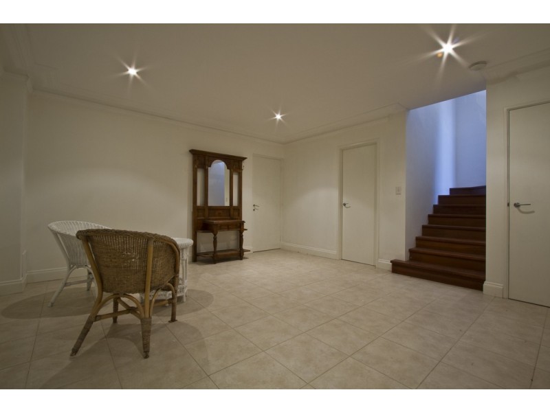 11 Warnham Road, Cottesloe WA 6011