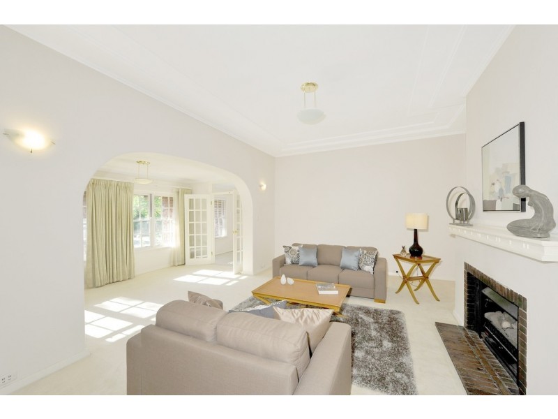 22 Hobbs Avenue, Dalkeith WA 6009