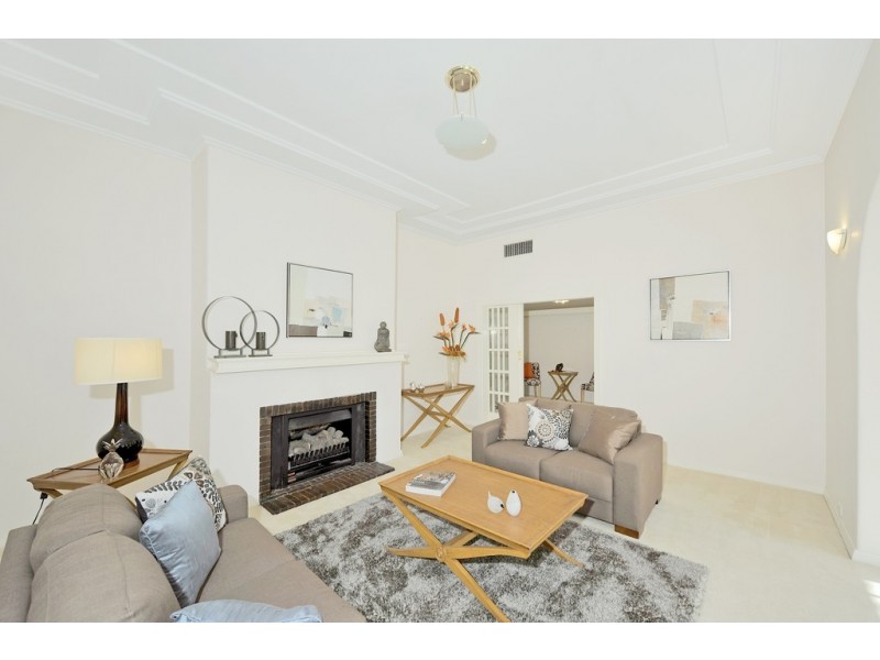 22 Hobbs Avenue, Dalkeith WA 6009