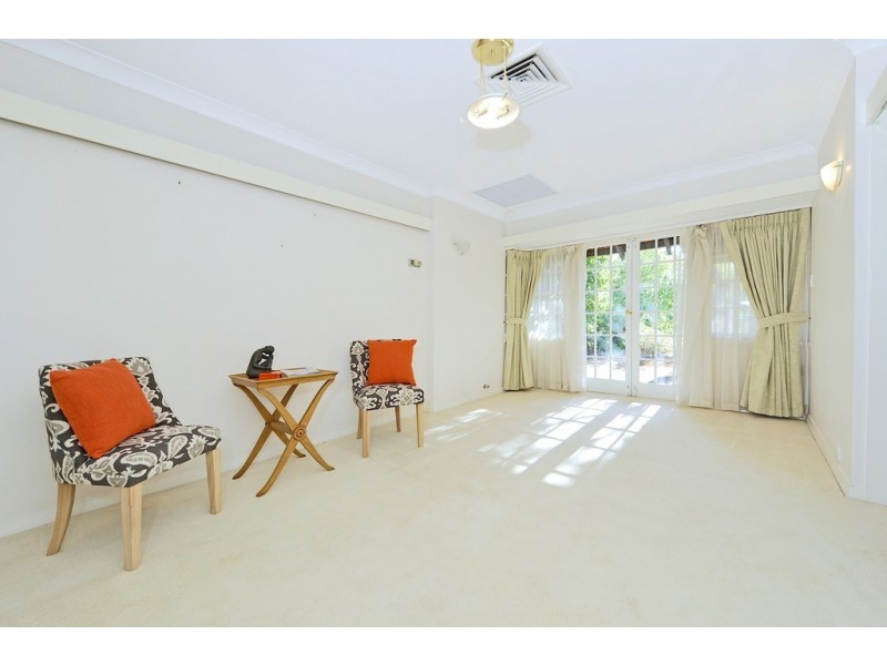 22 Hobbs Avenue, Dalkeith WA 6009