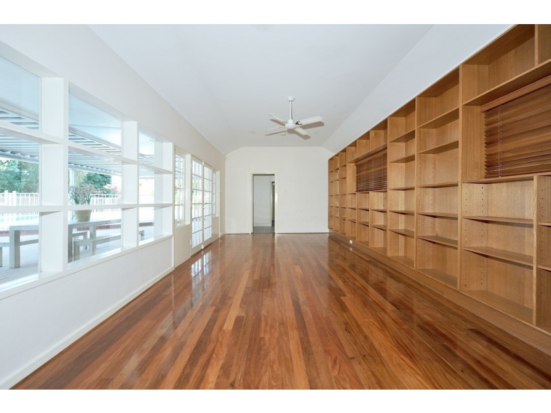 22 Hobbs Avenue, Dalkeith WA 6009