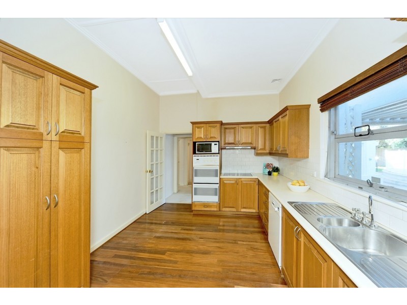 22 Hobbs Avenue, Dalkeith WA 6009