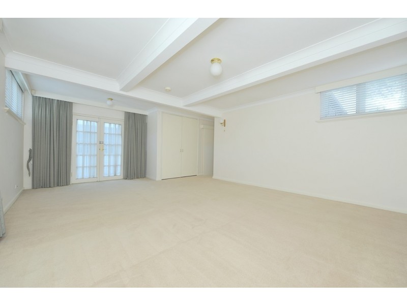 22 Hobbs Avenue, Dalkeith WA 6009