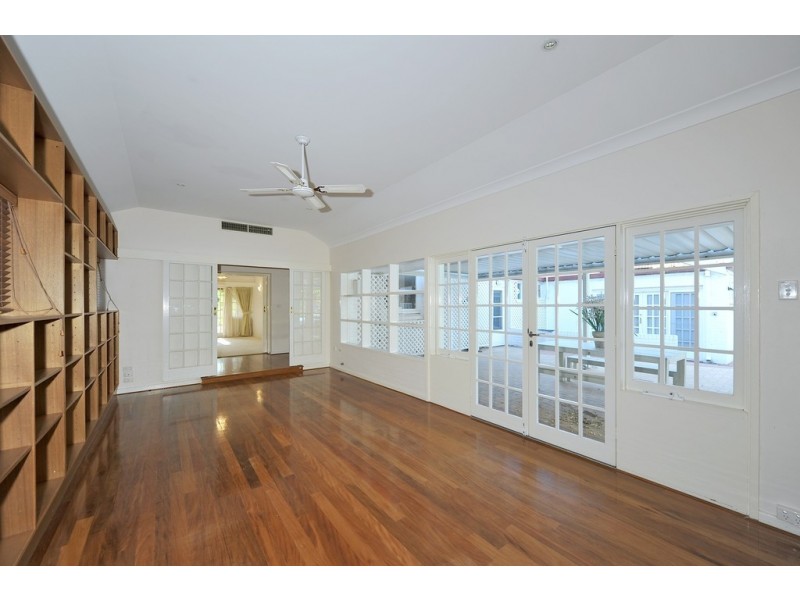 22 Hobbs Avenue, Dalkeith WA 6009