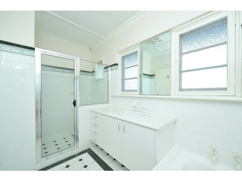 22 Hobbs Avenue, Dalkeith WA 6009