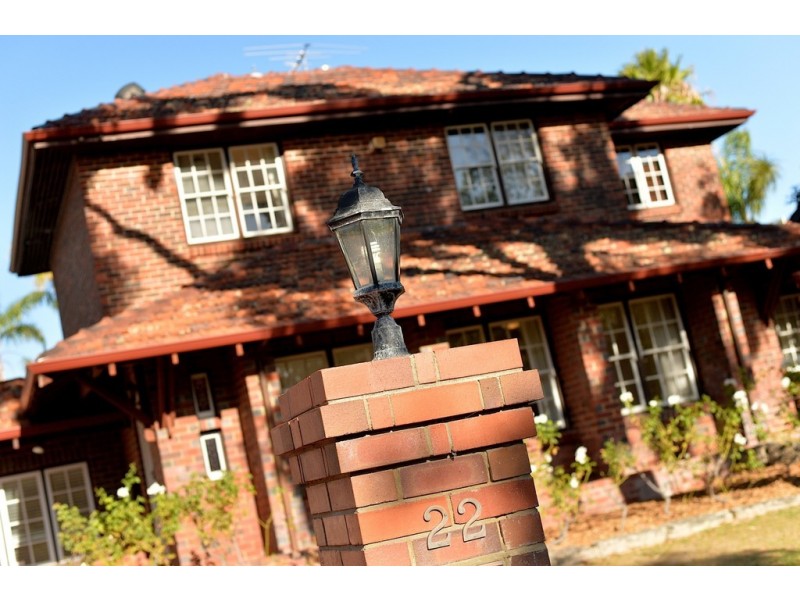 22 Hobbs Avenue, Dalkeith WA 6009