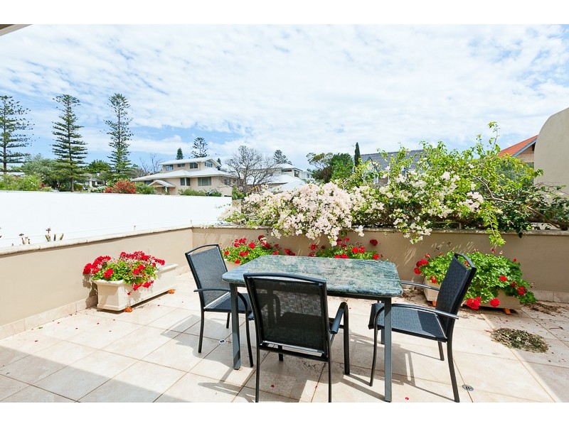 2 Lyons Street, Cottesloe WA 6011