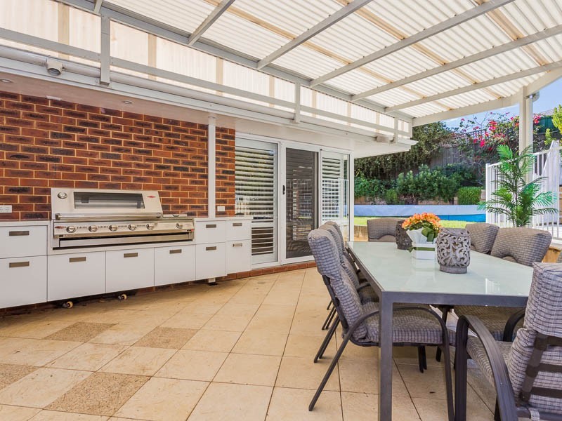 12 Grove End Ridge, Mount Claremont WA 6010