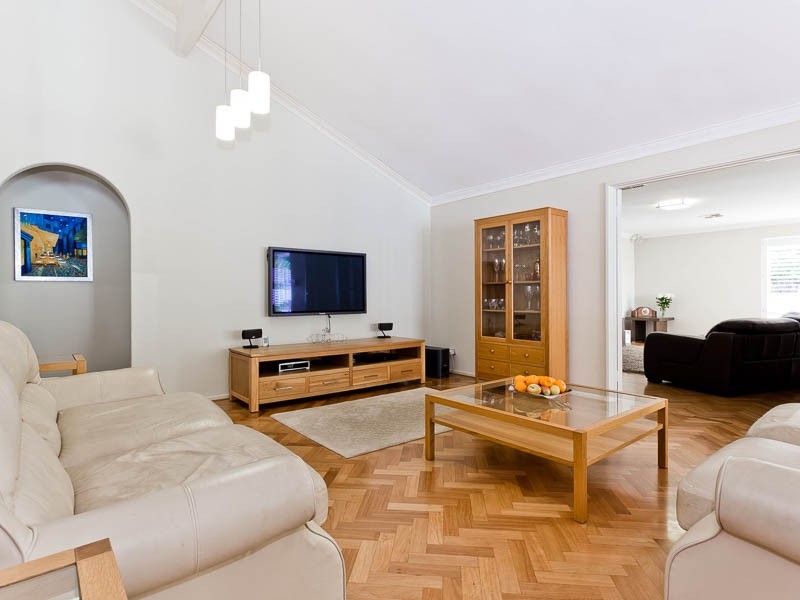 12 Grove End Ridge, Mount Claremont WA 6010