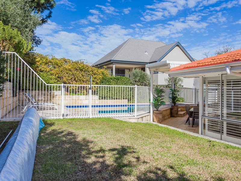 12 Grove End Ridge, Mount Claremont WA 6010