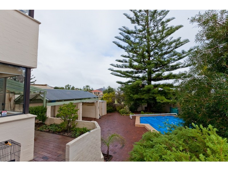 14 Weelara Road, City Beach WA 6015