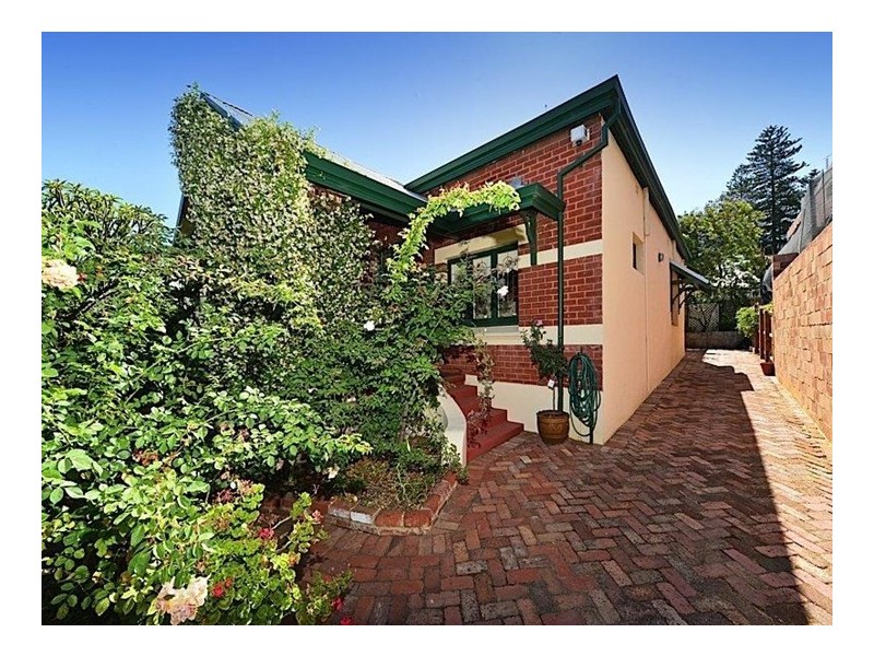 133 Curtin Avenue, Cottesloe WA 6011