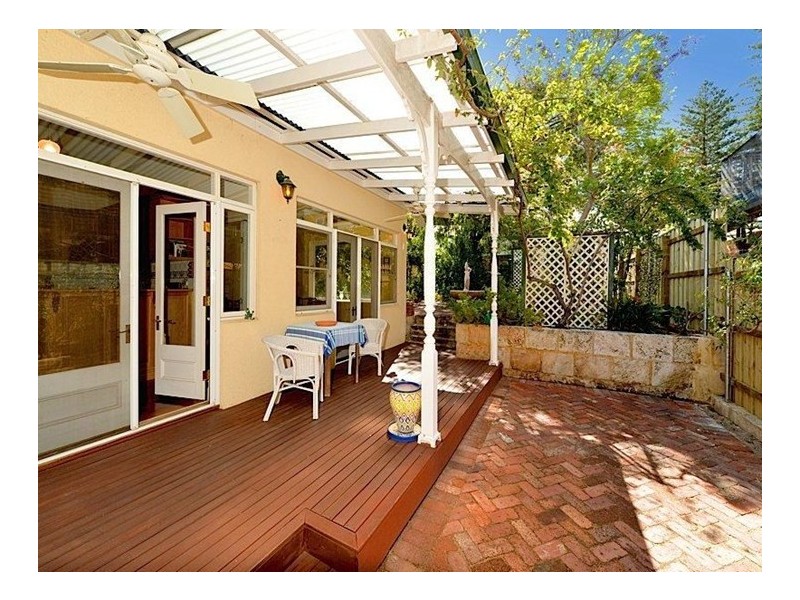 133 Curtin Avenue, Cottesloe WA 6011