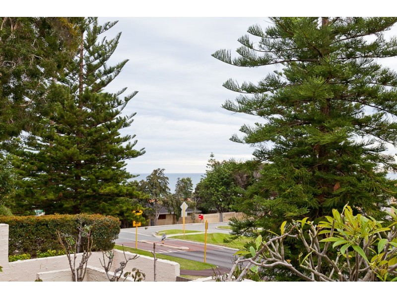 10/17 Salvado Road, Cottesloe WA 6011