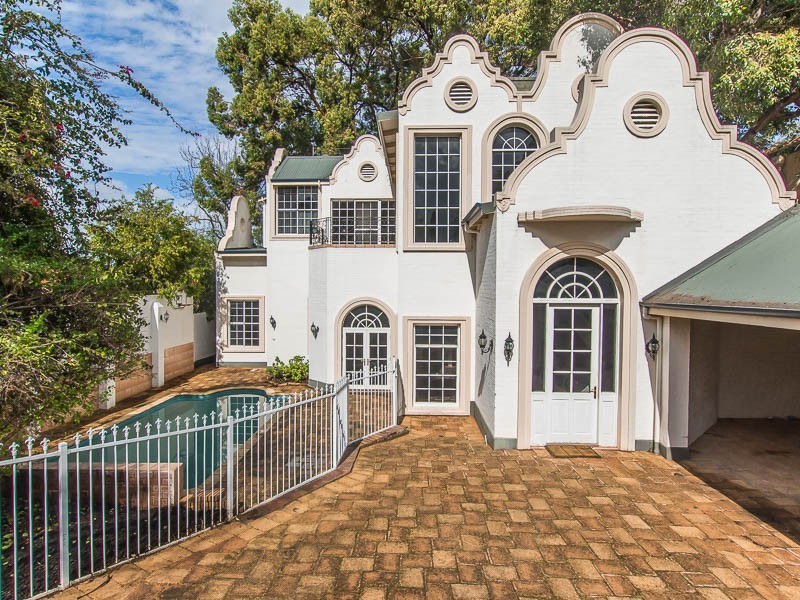 62 Watkins Road, Dalkeith WA 6009