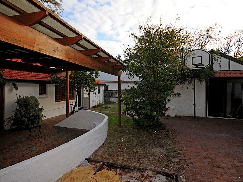 6 Ackland Way, Cottesloe WA 6011