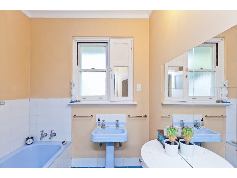 10 Granby Crescent, Nedlands WA 6009