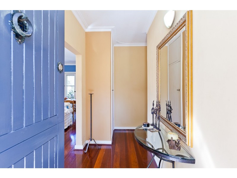 10 Granby Crescent, Nedlands WA 6009