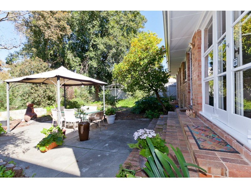 10 Granby Crescent, Nedlands WA 6009