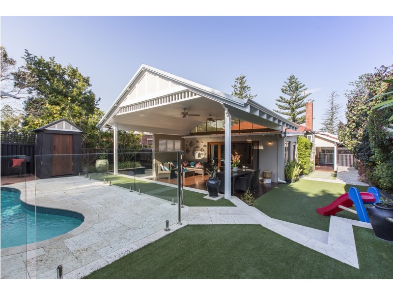 77 Curtin Avenue, Cottesloe WA 6011