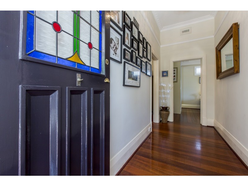 77 Curtin Avenue, Cottesloe WA 6011