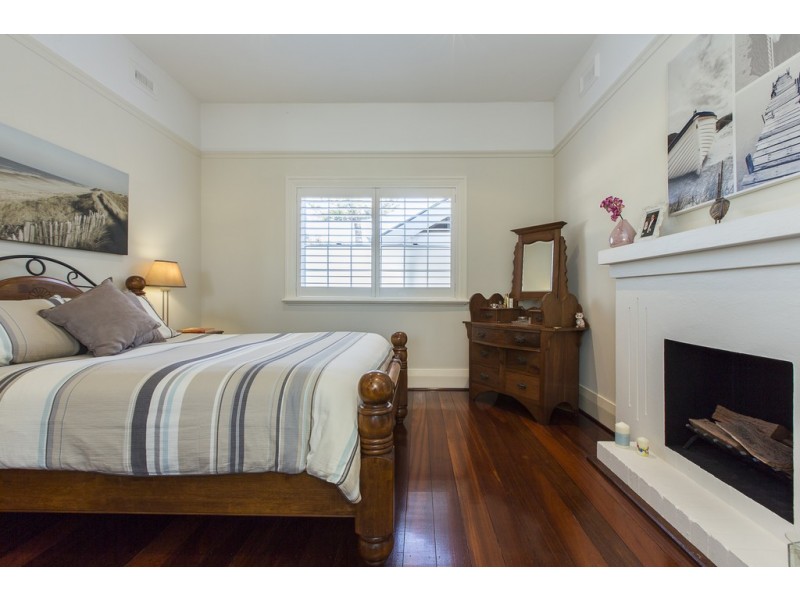 77 Curtin Avenue, Cottesloe WA 6011