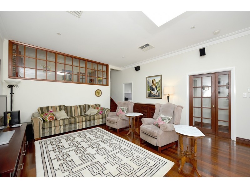 32 Thomson Road, Claremont WA 6010