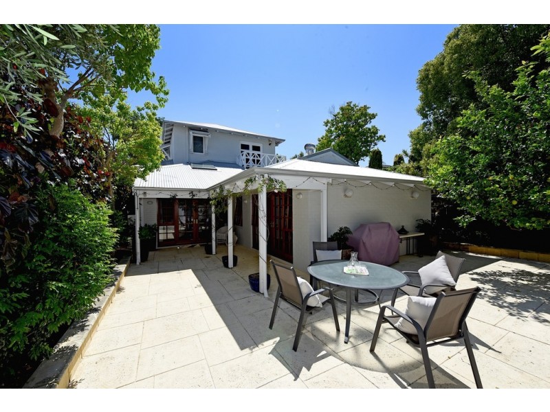 32 Thomson Road, Claremont WA 6010