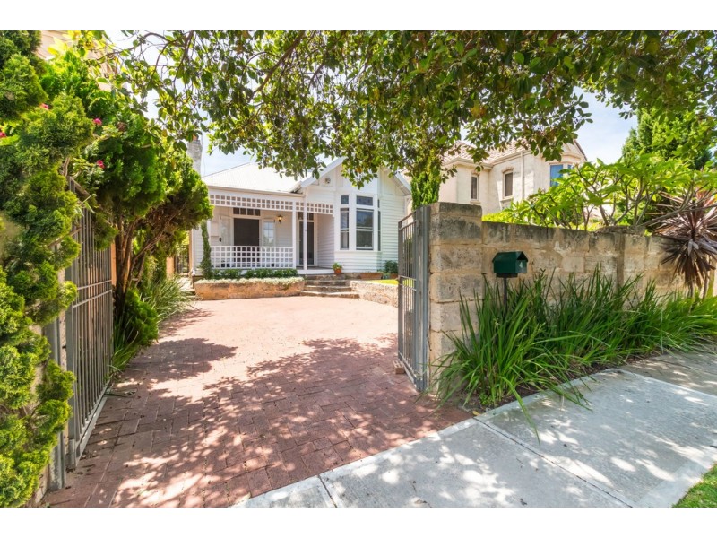 4 Reginald Street, Cottesloe WA 6011