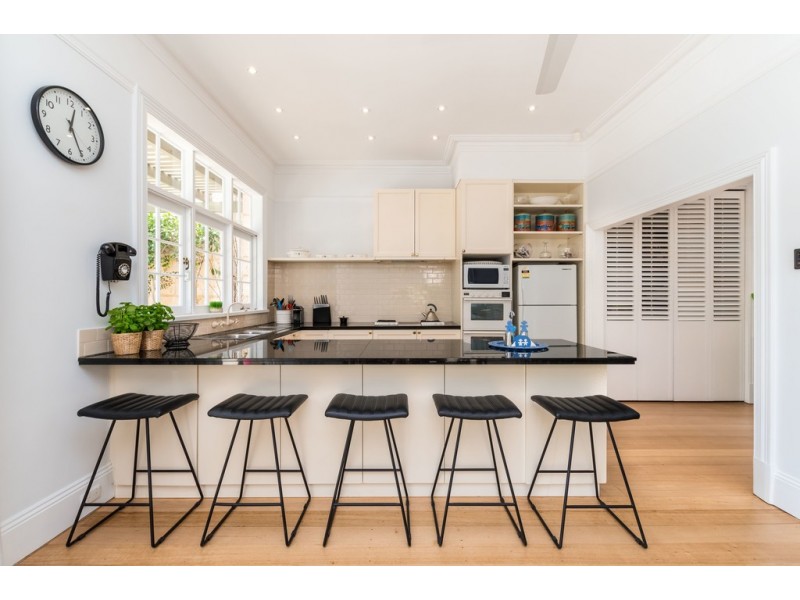 4 Reginald Street, Cottesloe WA 6011