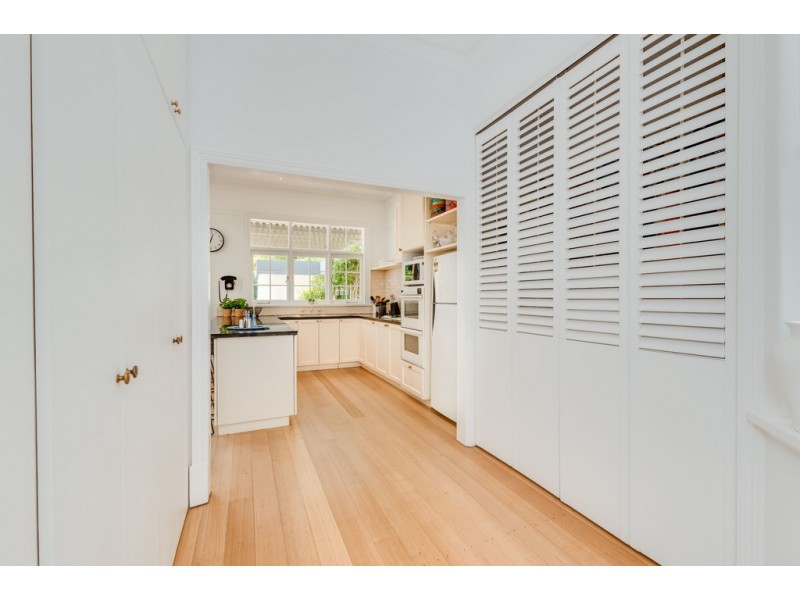 4 Reginald Street, Cottesloe WA 6011