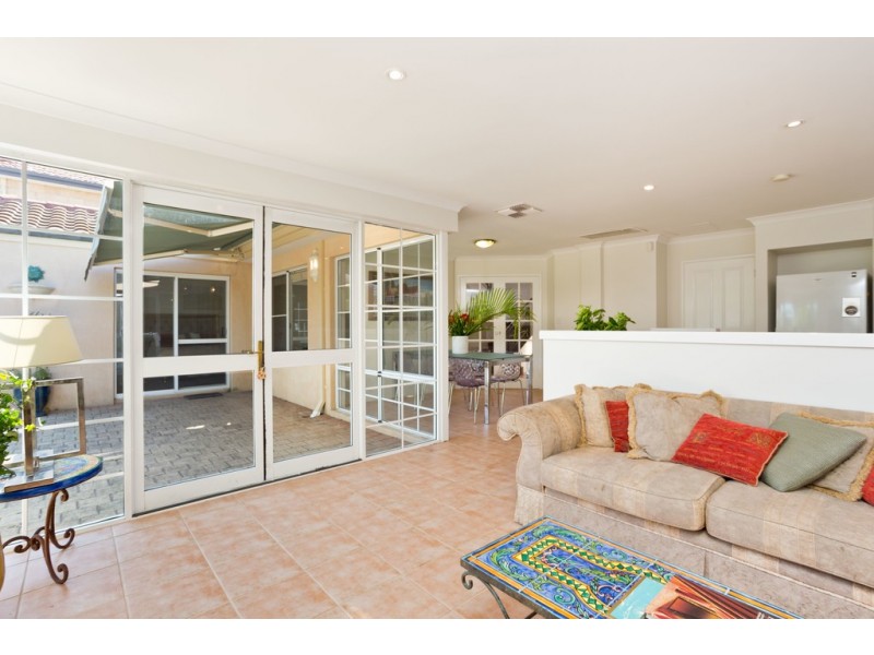 2 Godetia Gardens, Mount Claremont WA 6010