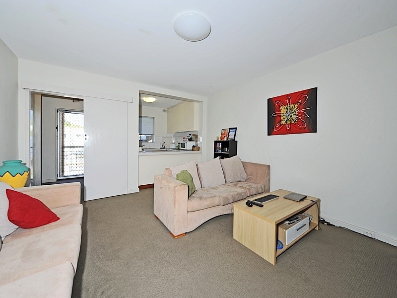 4/14 Rosendo street, Cottesloe WA 6011