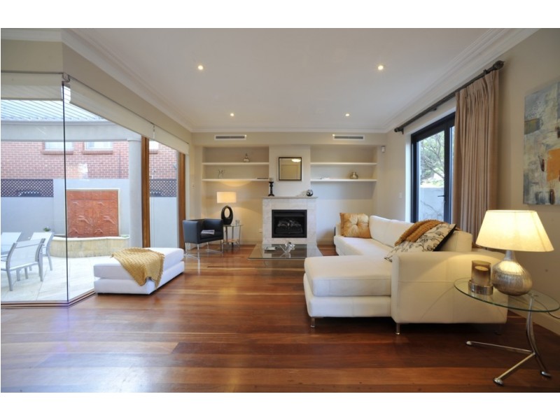 10 John street, Cottesloe WA 6011