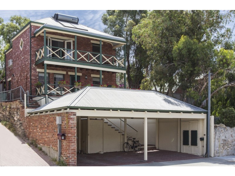 64 Thompson Road, North Fremantle WA 6159