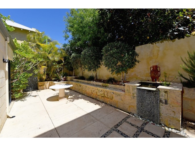 4A Beach Street, Cottesloe WA 6011