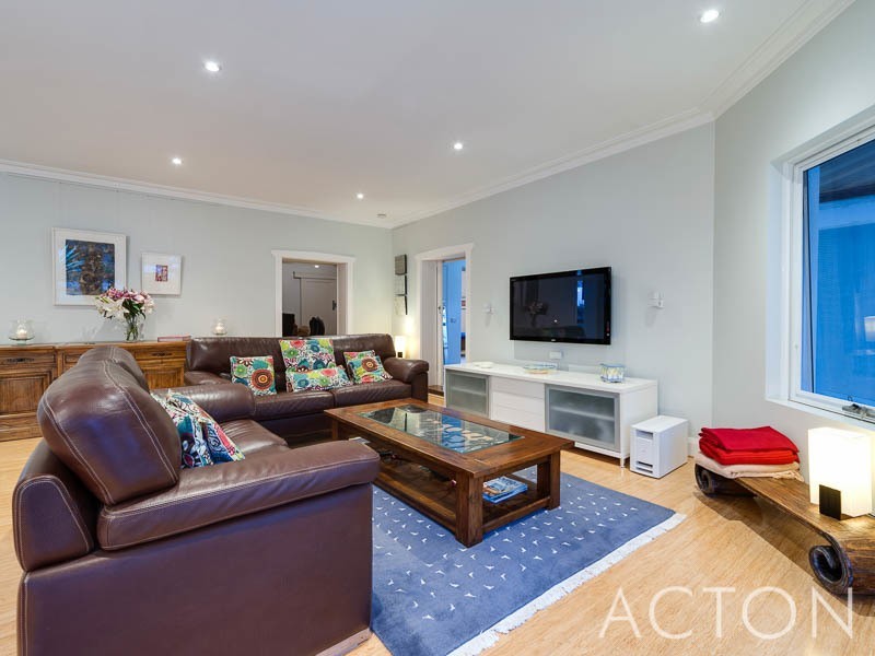 18 Rene Road, Dalkeith WA 6009