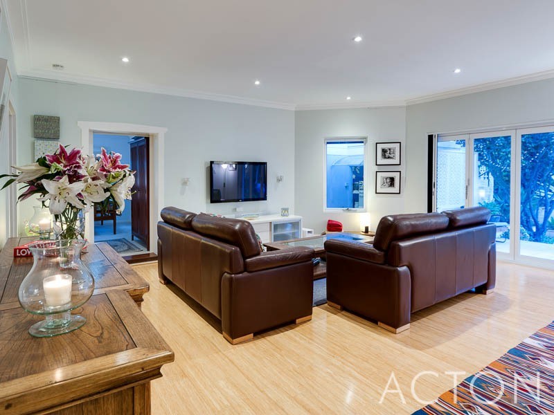 18 Rene Road, Dalkeith WA 6009