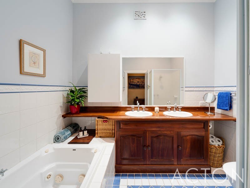 18 Rene Road, Dalkeith WA 6009