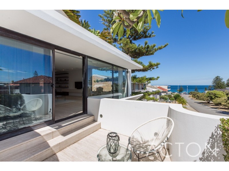 4/16 Overton Gardens, Cottesloe WA 6011