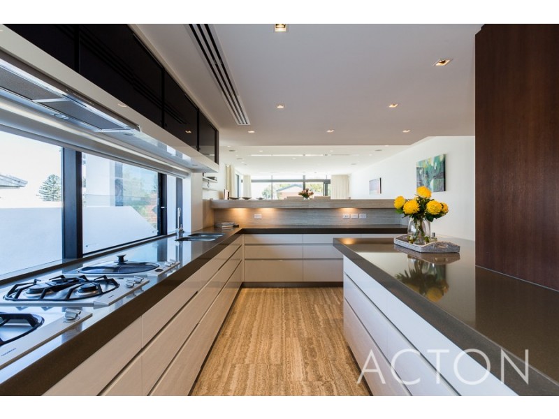 4/16 Overton Gardens, Cottesloe WA 6011